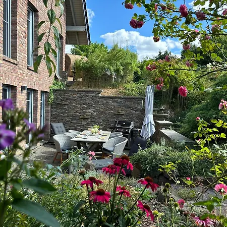 Attraktive Wohnung-Elztalidyll-Zwischen Mosel,Nuerburgring Und Burg Eltz Kollig Exterior photo